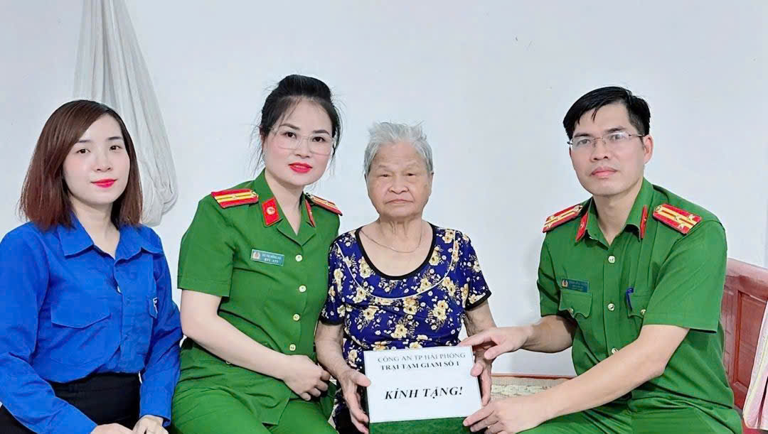 Trại tạm giam số 1: Tổ chức chuỗi hoạt động tri ân sâu sắc nhân kỷ niệm Ngày Thương binh - Liệt sĩ 27/7